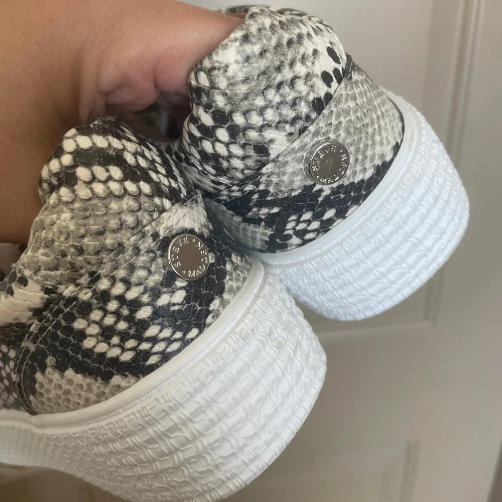 Women’s Steve Madden Hanly sneakers
